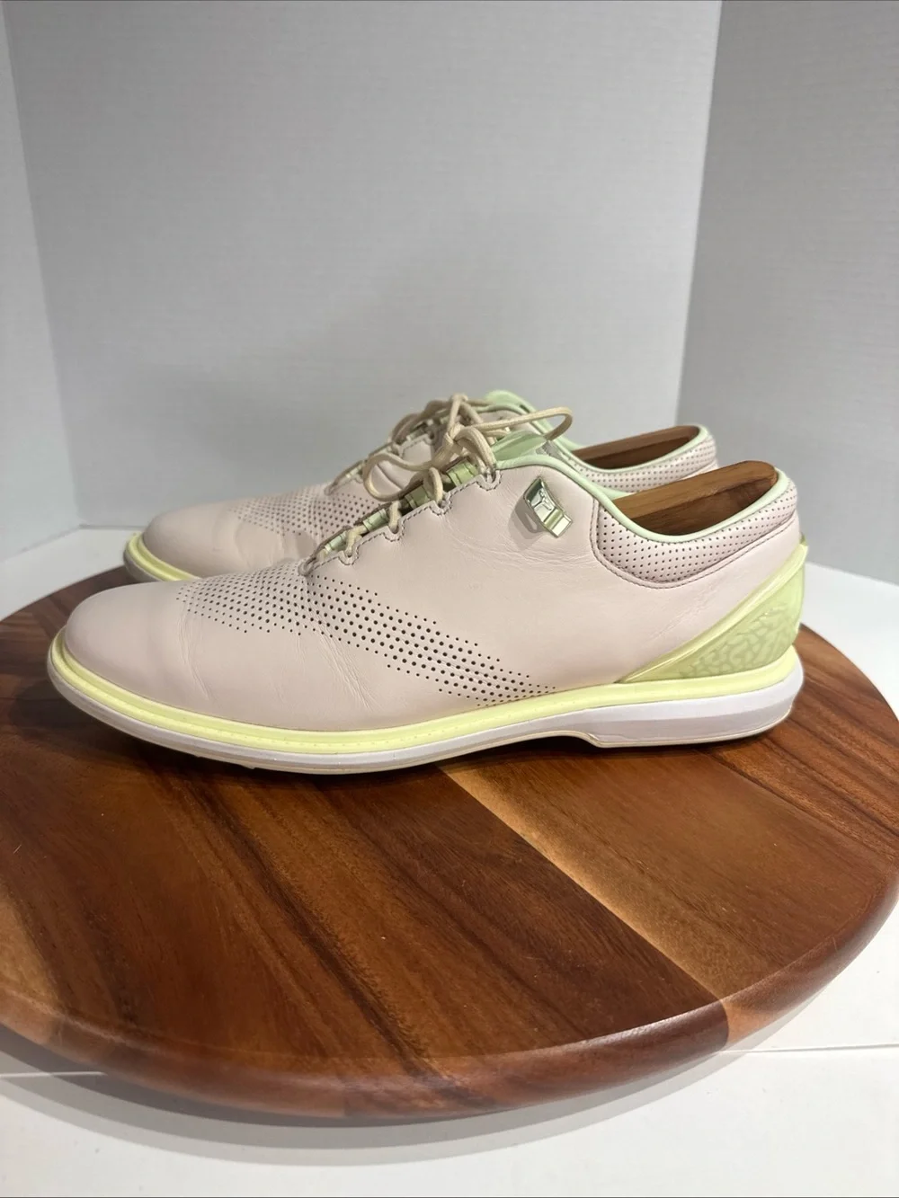 Jordan light cream